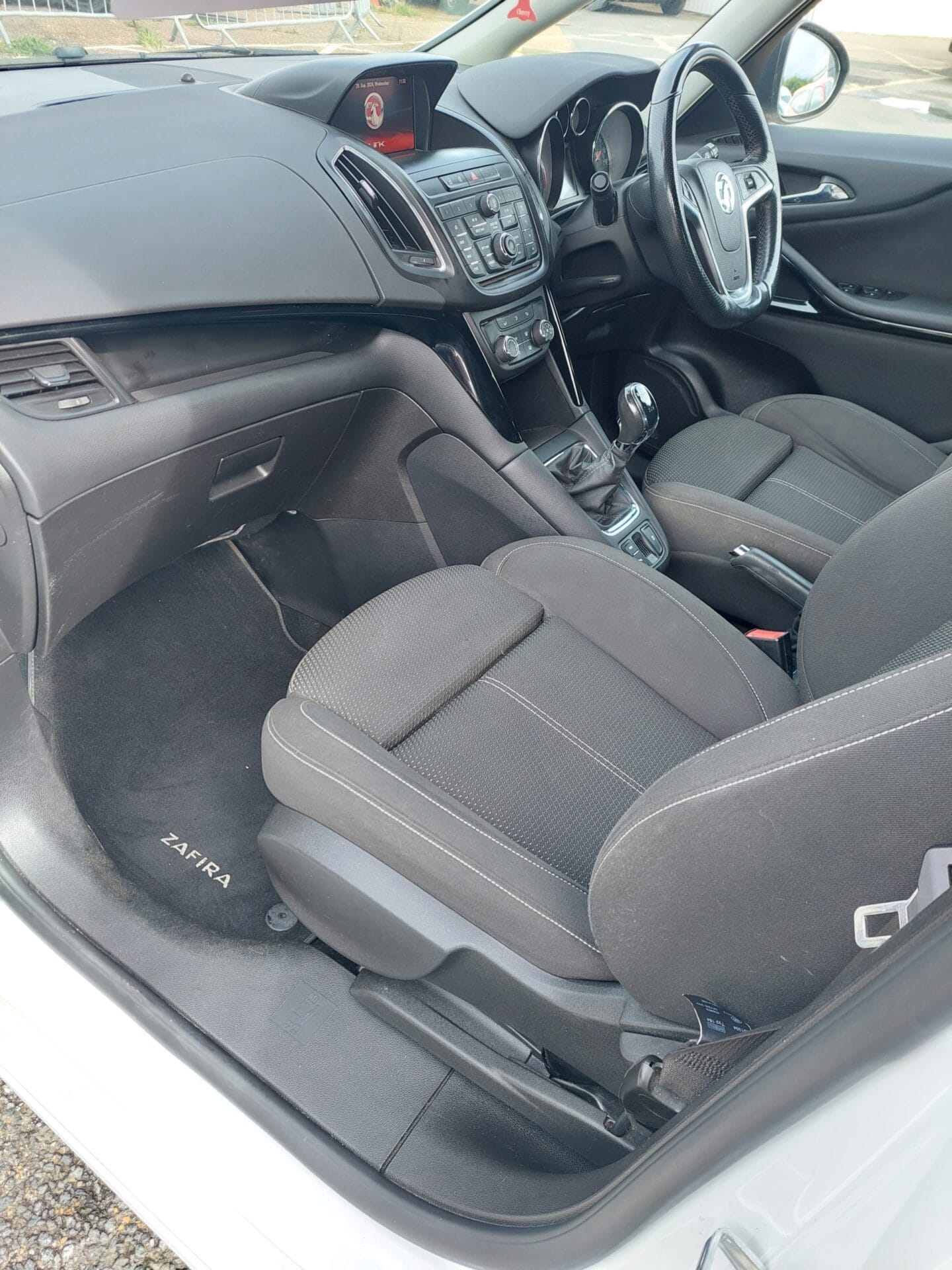 Vauxhall Zafira Tourer SRI CDTI S/S 7 seater 2L - Image 9