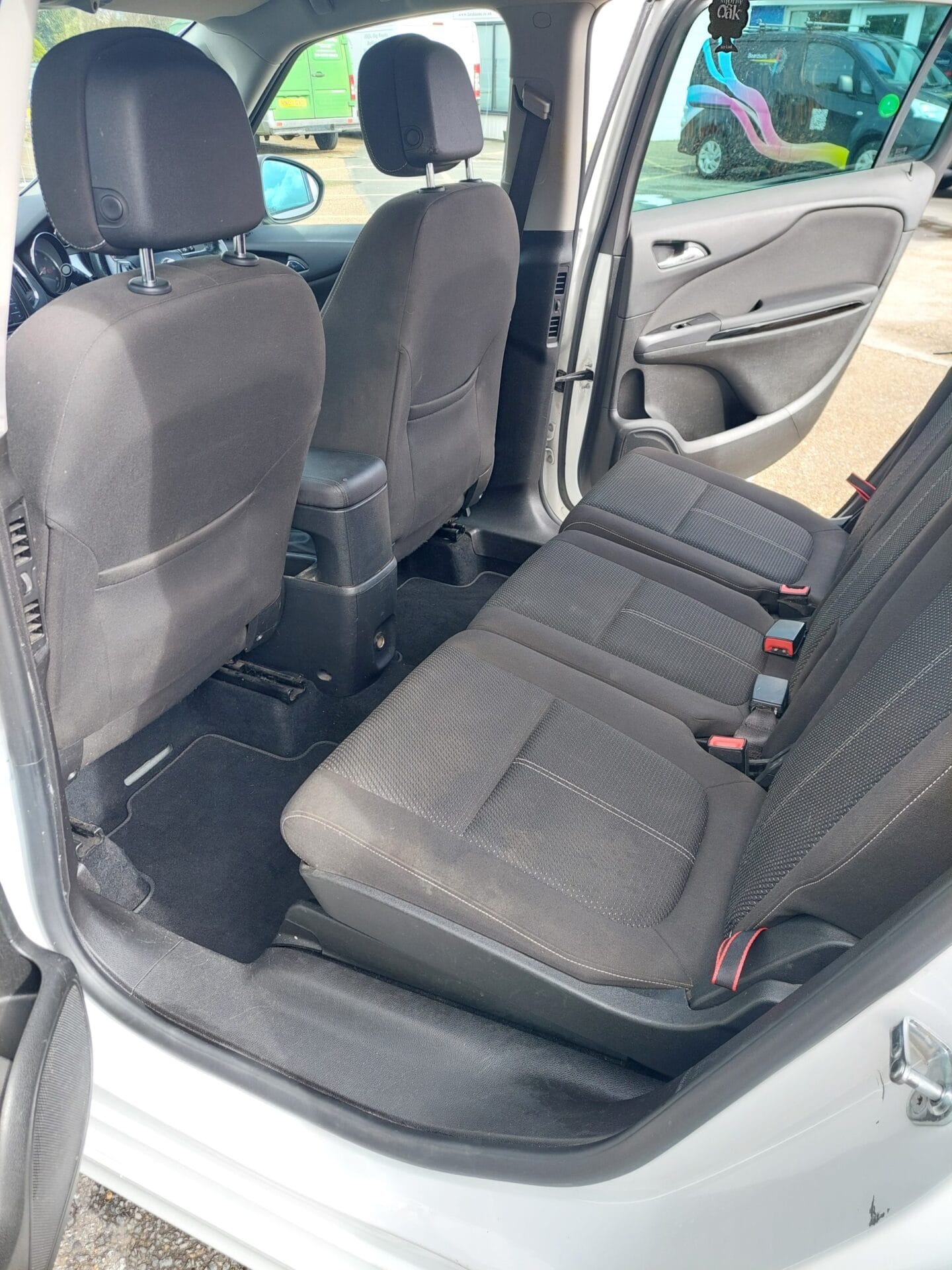 Vauxhall Zafira Tourer SRI CDTI S/S 7 seater 2L - Image 7